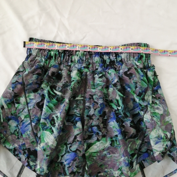 Lululemon Track That Mid-Rise Short 5" Green Blue Rapid Flourish Multi 4 - Picture 9 of 16
